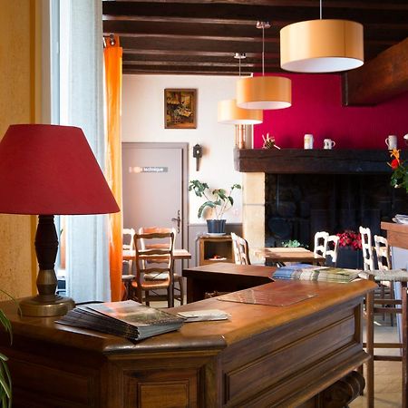 Hotel Restaurant Le Sully Saint-Saud-Lacoussiere Экстерьер фото