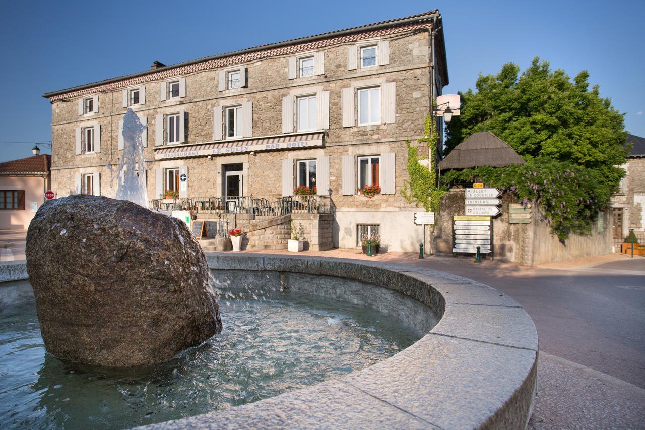 Hotel Restaurant Le Sully Saint-Saud-Lacoussiere Экстерьер фото