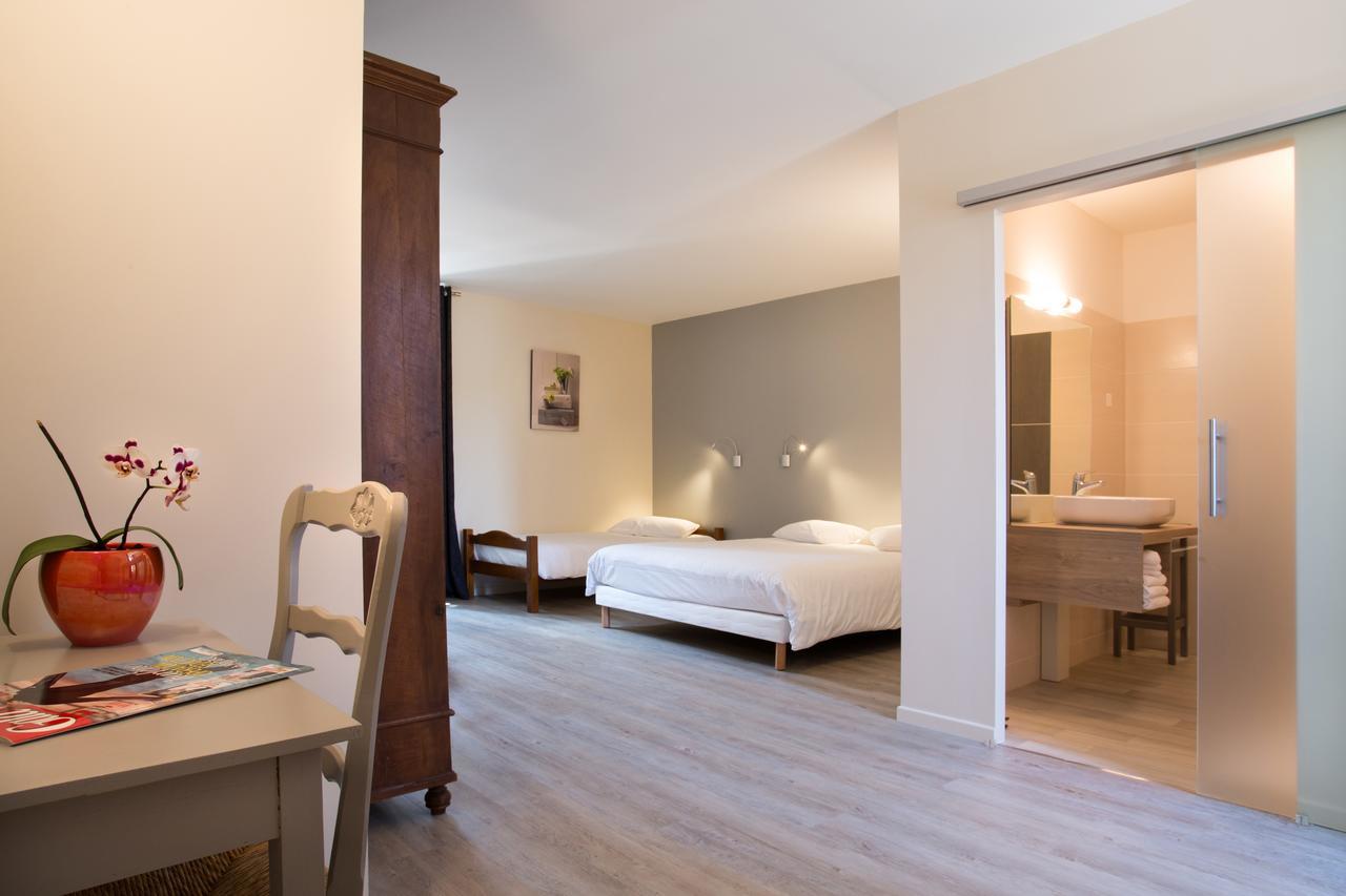 Hotel Restaurant Le Sully Saint-Saud-Lacoussiere Экстерьер фото