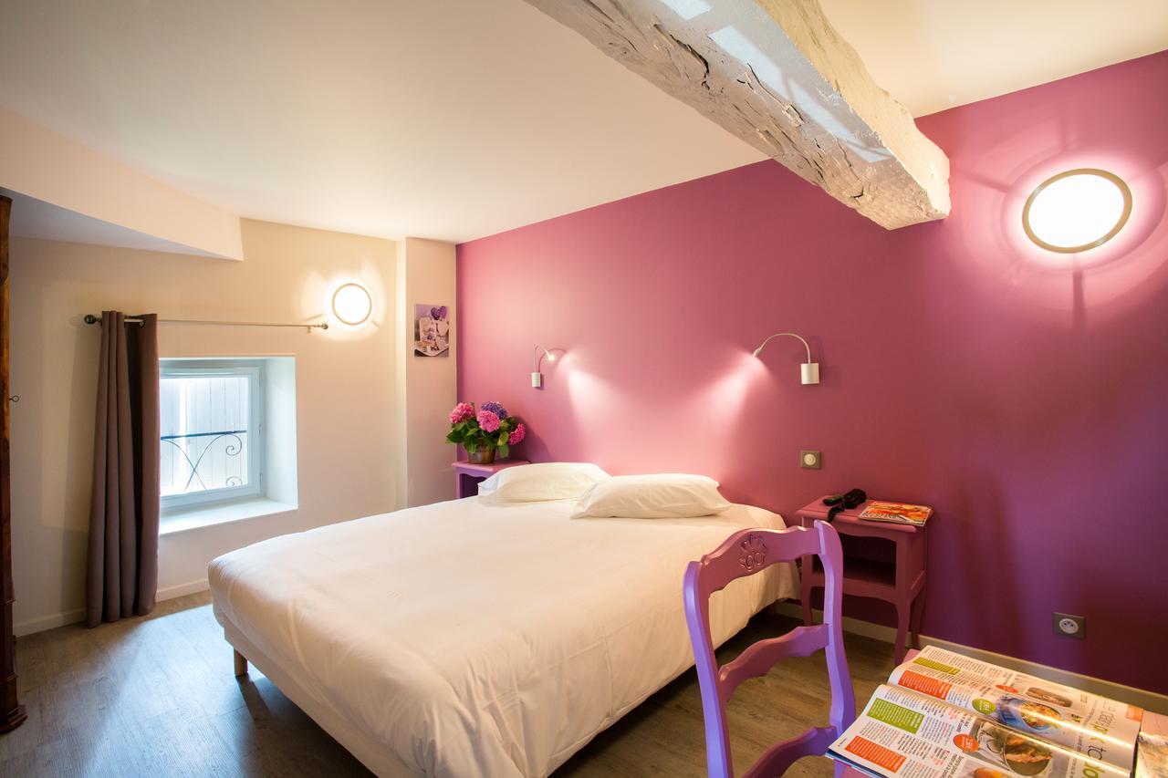 Hotel Restaurant Le Sully Saint-Saud-Lacoussiere Экстерьер фото